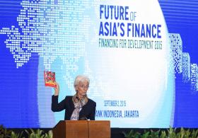 LAGARDE DIZ QUE ECONOMIAS ASIÁTICAS ESTÃO BEM APESAR DA VOLATILIDADE DA CHINA