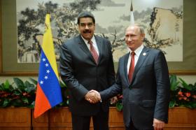 VENEZUELA E RÚSSIA QUEREM ESTABILIZAR PREÇO DO BARRIL DE PETRÓLEO NOS 70 DÓLARES