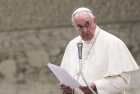PAPA SIMPLIFICA E TORNA GRATUITOS PROCESSOS DE ANULAÇÃO DO CASAMENTO CATÓLICO