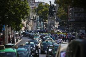 MAIS DE 3.500 TAXISTAS MANIFESTARAM-SE EM LISBOA, PORTO E FARO CONTRA A UBER