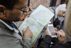DINAMARCA DÁ LIVRE PASSAGEM A REFUGIADOS QUE QUEREM PEDIR ASILO NA SUÉCIA