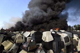 INCÊNDIOS: FOGO EM TONDELA “CONFINADO A UMA PEQUENA PARTE” – BOMBEIROS