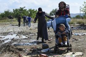 MIGRAÇÕES: CHINA DIZ “ESTAR ABERTA” PARA COMUNICAR COM A UE SOBRE A CRISE DOS REFUGIADOS