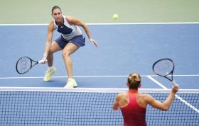 US OPEN: FLAVIA PENNETTA SURPREENDE SIMONA HALEP E É A PRIMEIRA FINALISTA
