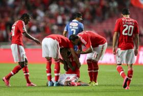 BENFICA GOLEIA BELENENSES E ASSUME LIDERANÇA PROVISÓRIA DA I LIGA