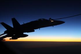 SÍRIA: FRANÇA BOMBARDEIA PELA PRIMEIRA VEZ POSIÇÕES DO ESTADO ISLÂMICO