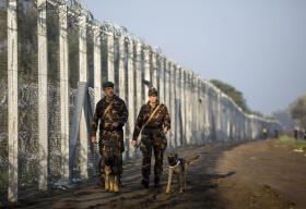 MIGRAÇÕES: HUNGRIA ANUNCIA INSTALAÇÃO DE VEDAÇÃO NA FRONTEIRA COM CROÁCIA