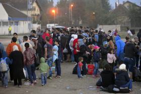 MIGRAÇÕES: 5.809 MIGRANTES ENTRARAM NA HUNGRIA NO DOMINGO, UM NOVO RECORDE — POLÍCIA