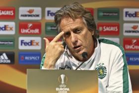 “CARRILLO ESTÁ NOS MEUS PLANOS ATÉ AMANHÃ” – JORGE JESUS