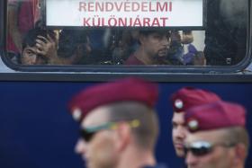 MIGRAÇÕES: POLÍCIA ESLOVENA DISPERSA CENTENAS REFUGIADOS QUE QUERIAM ENTRAR PAÍS