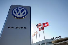 AÇÕES DA VOLKSWAGEN COM MAIOR QUEDA EM 7 ANOS APÓS EMPRESA FALSEAR EMISSÕES NOS EUA