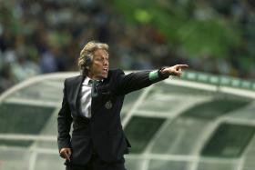 “AMANHÃ VOU JOGAR CONTRA QUEM? CONTRA O CARRILLO?” – JORGE JESUS