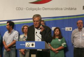 ELEIÇÕES: JERÓNIMO DIZ QUE PORTUGAL TEM DE SE LIBERTAR DO EURO E ACUSA PS DE FALTA DE CORAGEM