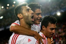 BENFICA VENCE ATLÉTICO MADRID POR 2-1 E ISOLA-SE NA FRENTE DO GRUPO C