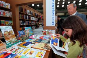 PRÉMIO DE LITERATURA INFANTIL 2015 ATRIBUÍDO AO ILUSTRADOR ELIAS GATO