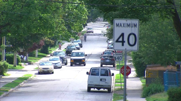 LIMITE DE VELOCIDADE REDUZIDO EM DETERMINADAS RUAS DE TORONTO