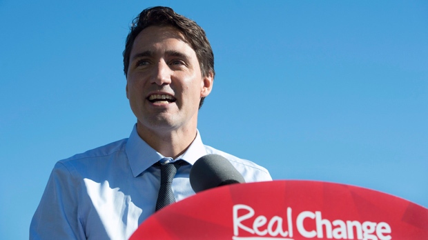 O líder Liberal Justin Trudeau está a prometer duplicar imediatamente o número de pedidos de entrada para os pais e avós de novos imigrantes de 5.000 para 10.000.