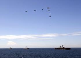 NAVIO DE GUERRA NORTE-AMERICANO PERTO DE ILHAS RECLAMADAS PELA CHINA — OFICIAL