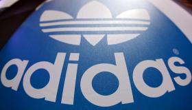 ADIDAS PEDE REFORMA DA FIFA, SEM EXIGIR DEMISSÃO DE BLATTER