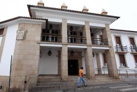 PHAROL ENTRA COM AÇÃO JUDICIAL CONTRA GRANADEIRO, PACHECO DE MELO A AMÍLCAR PIRES