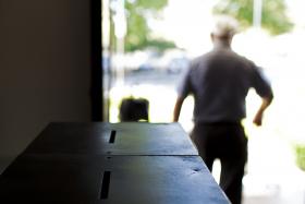 MESAS DE VOTO EM RAIMONDA, PAÇOS DE FERREIRA, NÃO ABRIRAM ÀS 08:00
