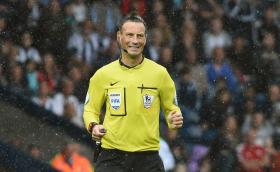 MARK CLATTENBURG ARBITRA PORTUGAL-DINAMARCA
