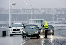 NOVE ILHAS DOS AÇORES SOB AVISO AMARELO DEVIDO A CHUVA FORTE E TROVOADA