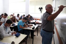 ‘CAMPANHA ‘OBRIGADO PROFESSOR’ ARRANCA NO PORTO PARA PROMOVER IMAGEM DE DOCENTES