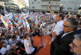 COLIGAÇÃO PSD/CDS-PP DESCE SANTA CATARINA, NO PORTO, AO SOM DE GRITOS “VITÓRIA” E “MAIORIA”
