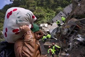 DESLIZAMENTO DE TERRAS NA GUATEMALA CAUSA QUATRO MORTOS E CEM DESAPARECIDOS