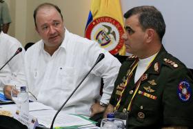 FORÇAS ARMADAS VENEZUELANAS ACUSAM EUA DE ESTAREM A PREPARAR UMA INTERVENÇÃO