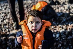 SEF PEDE PARA QUE NÃO SE FAÇAM VIAGENS PARTICULARES PARA TRAZER REFUGIADOS