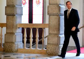 SEIS DIRIGENTES DO PSD E DO CDS-PP E CINCO DO PS REUNIDOS NA SEDE DOS SOCIAIS-DEMOCRATAS