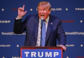 DONALD TRUMP DIZ QUE É “LOUCURA” ALEMANHA RECEBER REFUGIADOS