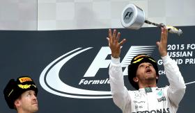 PENALIZAÇÃO DE DEZ LUGARES A VETTEL DEIXA HAMILTON MAIS PERTO DO TÍTULO DE F1