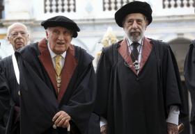 SIZA VIEIRA E JOSÉ CUTILEIRO ORGULHOSOS COM HONORIS CAUSA PELA UNIVERSIDADE DE ÉVORA