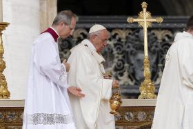 PAPA PREOCUPADO COM TERRA SANTA PEDE A ISRAELITAS E PALESTINIANOS PARA SE CONTEREM