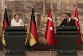 MERKEL DEFENDE AJUDA ECONÓMICA À TURQUIA E MIGRAÇÃO REGULADA PARA A UE