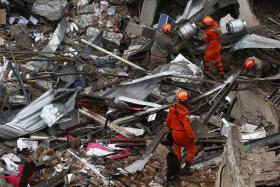 SÍRIA: 40 MORTOS APÓS DISPAROS DE ‘ROCKETS’ SOBRE MERCADO DE DUMA