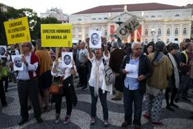 CENTENAS DE PESSOAS EXIGEM EM LISBOA LIBERTAÇÃO DOS ATIVISTAS ANGOLANOS