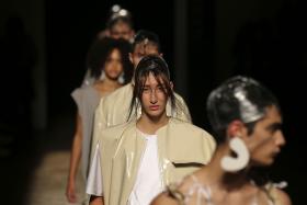 PORTUGAL FASHION: PRINCESAS DE STORYTAILORS E SEMINUDEZ DE ALVES/GONÇALVES NO PRIMEIRO DIA