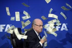 FIFA: BLATTER DIZ QUE HAVIA “ARRANJO DIPLOMÁTICO” PARA MUNDIAIS NA RÚSSIA E EUA