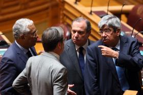 ELEIÇÃO DE CARLOS CÉSAR PARA LÍDER PARLAMENTAR DO PS MARCADA PARA 3ª FEIRA