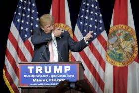 TRUMP ALVO DE DUROS ATAQUES DE RIVAIS REPUBLICANOS POR INSISTIR EM MURO NA FRONTEIRA