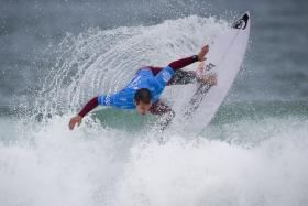 TIAGO PIRES ELIMINADO DA ETAPA PORTUGUESA DO CIRCUITO MUNDIAL DE SURF