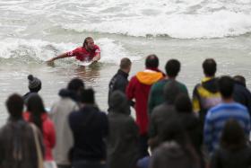 OWEN WRIGHT É ELIMINADO EM PENICHE E FICA QUASE AFASTADO DO TÍTULO MUNDIAL DE SURF