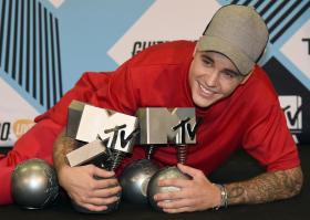 JUSTIN BIEBER DOMINA PRÉMIOS MTV EUROPE