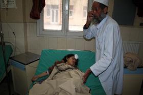 PELO MENOS 12 RAPARIGAS MORRERAM AO FUGIR EM PÂNICO DURANTE SISMO NO AFEGANISTÃO