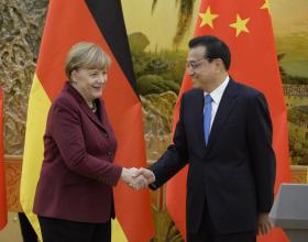 MERKEL E LI KEQIANG NA ASSINATURA DO ACORDO PARA COMPRA DE 130 AIRBUS PELA CHINA