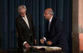 MINISTRO DOS ASSUNTOS PARLAMENTARES EMPENHADO EM PROCURAR “SOLUÇÃO ESTÁVEL” PARA O PAÍS